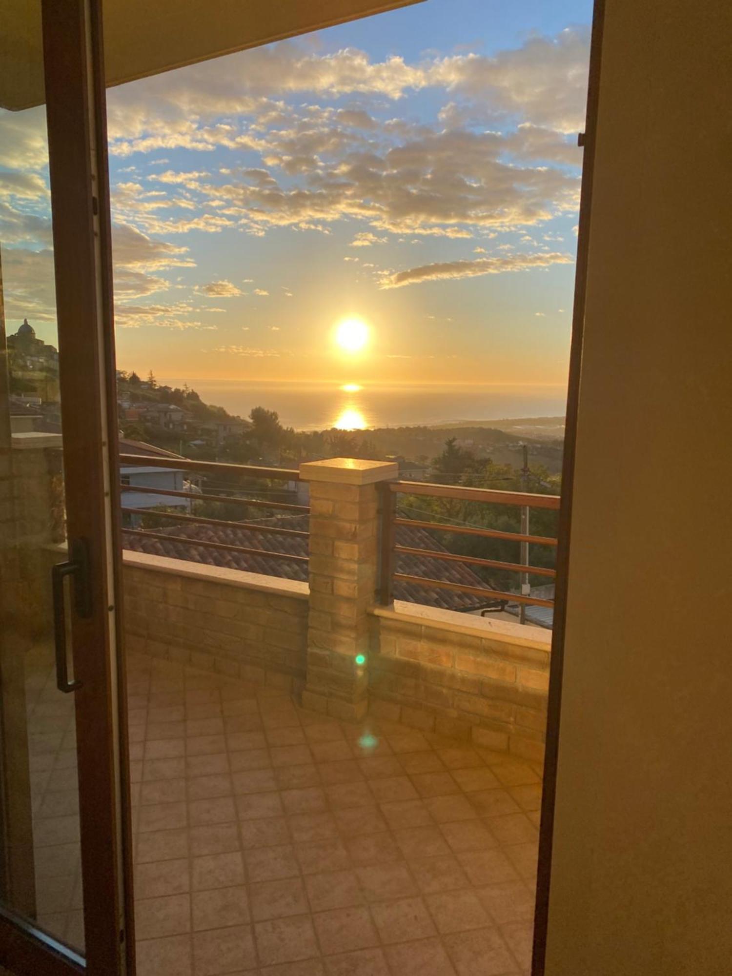 Seta Luxury Apartment Roseto Degli Abruzzi Exterior photo