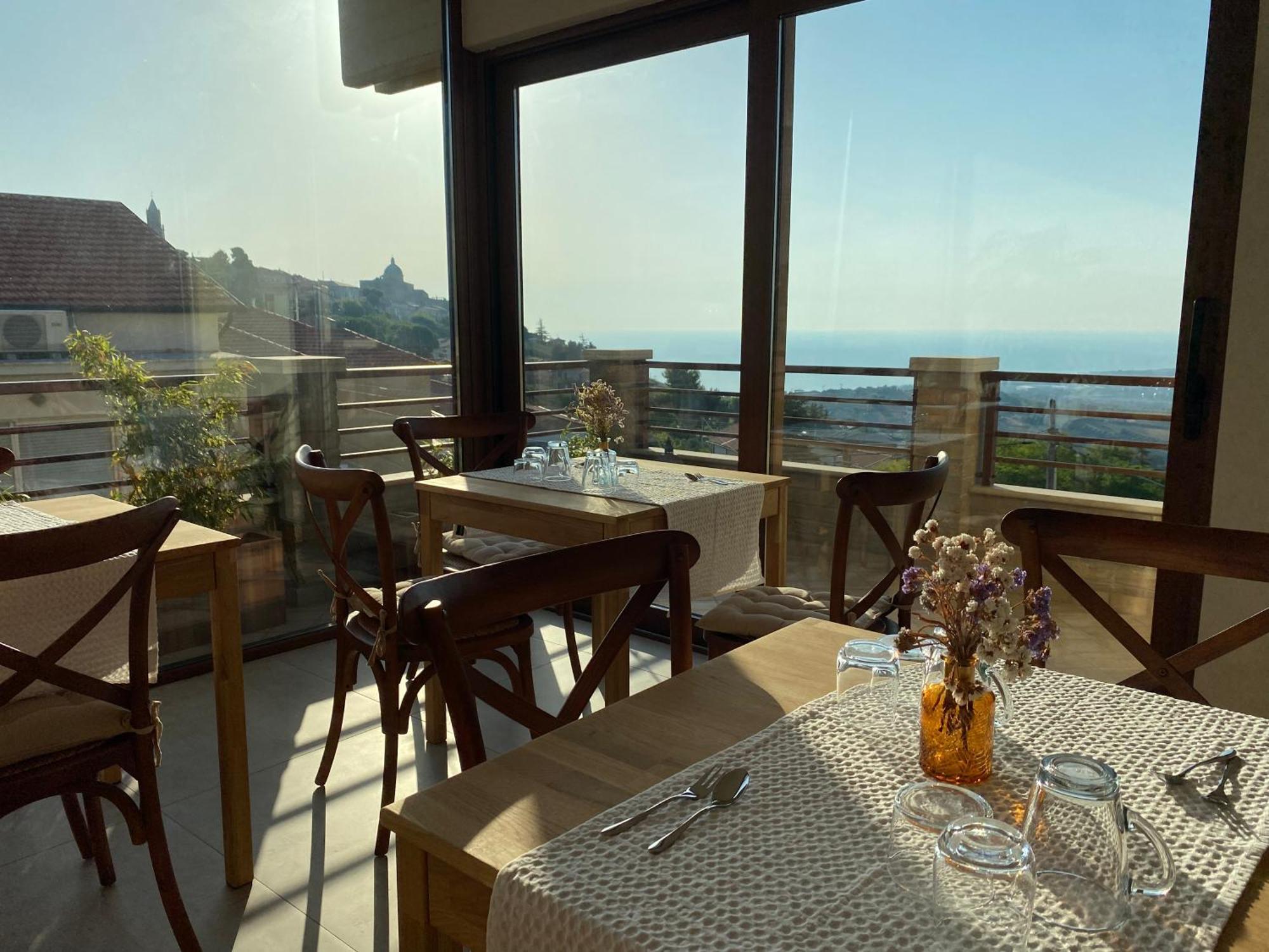 Seta Luxury Apartment Roseto Degli Abruzzi Exterior photo